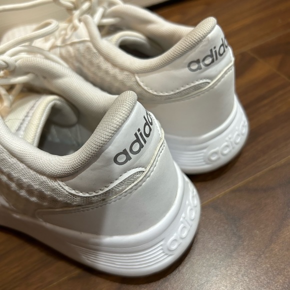 SOLD Adidas white running/athletic  shoes size 9 - Picture 9 of 11